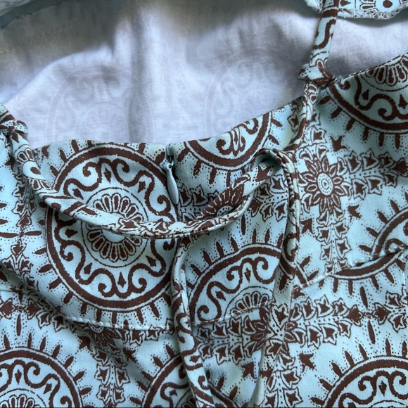 Willi Smith body-con dress halter style. - Picture 4 of 5